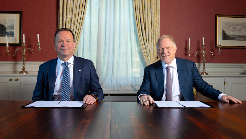 Hydro CEO Eivind Kallevik and Mark Dooley, Global Head of Green Investments at Macquarie Asset Management